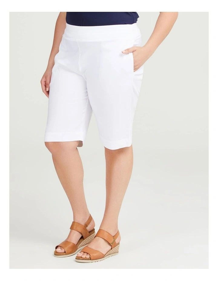 Expose Short in White