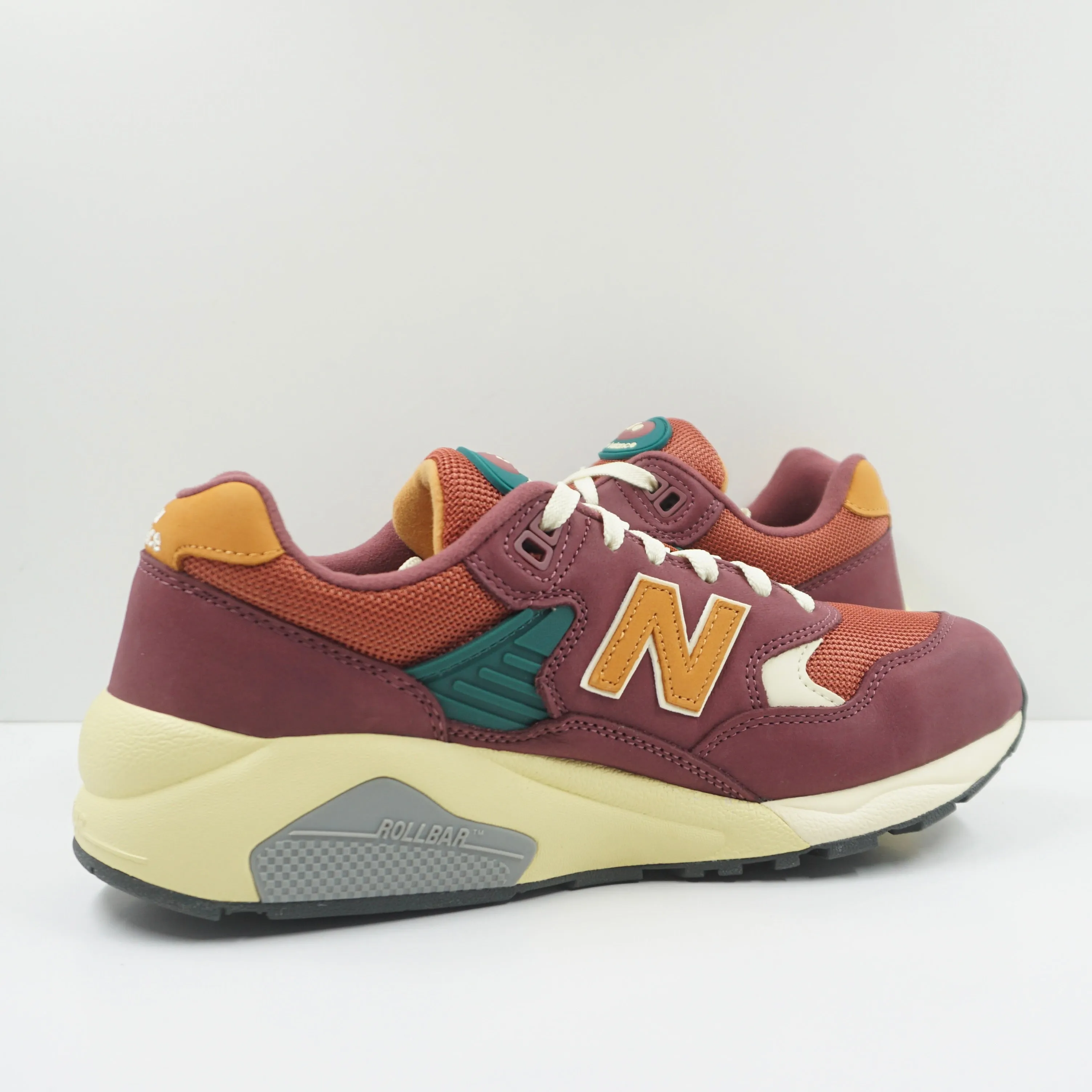 New balance MT580 Washed Burgundy