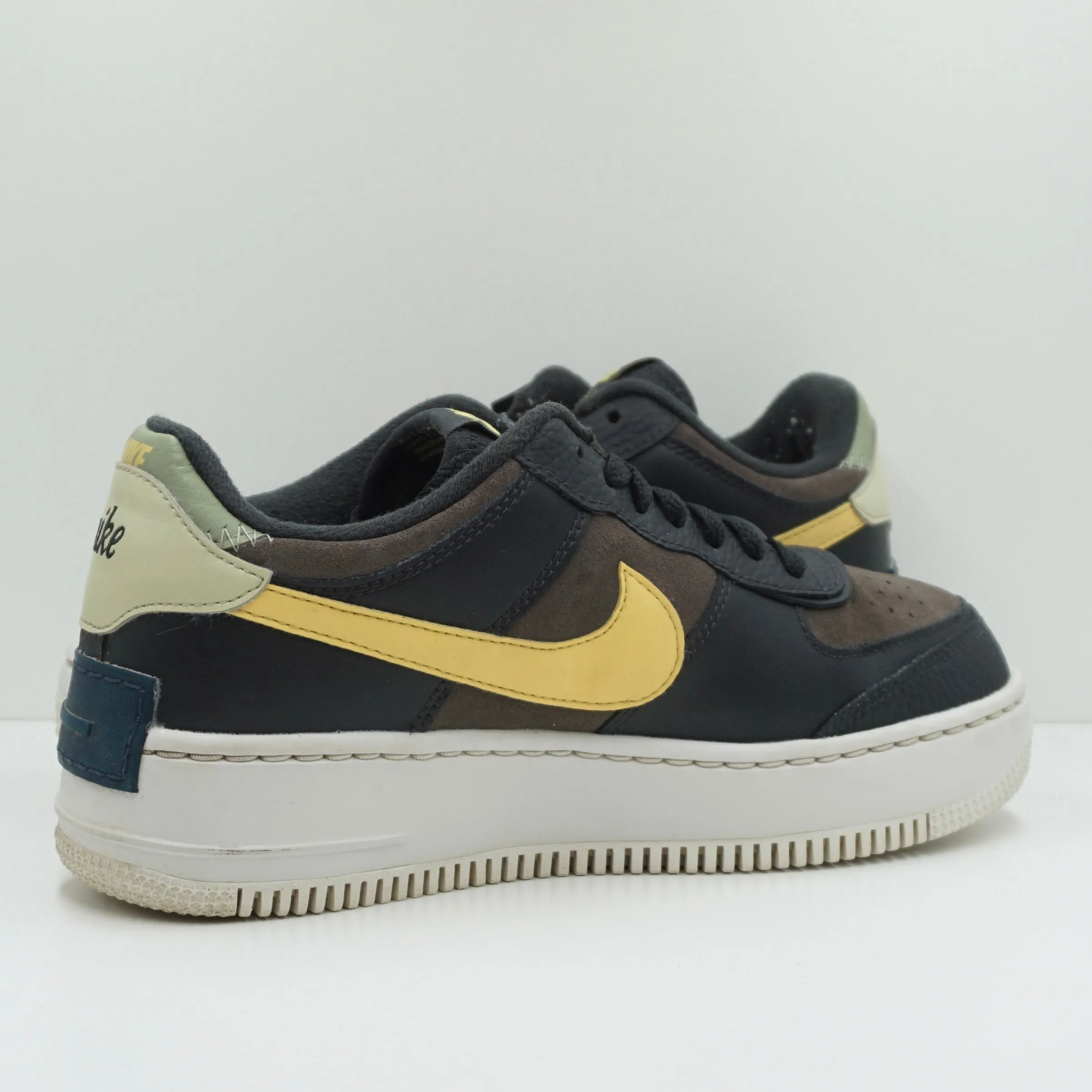 Nike Air Force 1 Shadow Off Noir Saturn Gold (W)